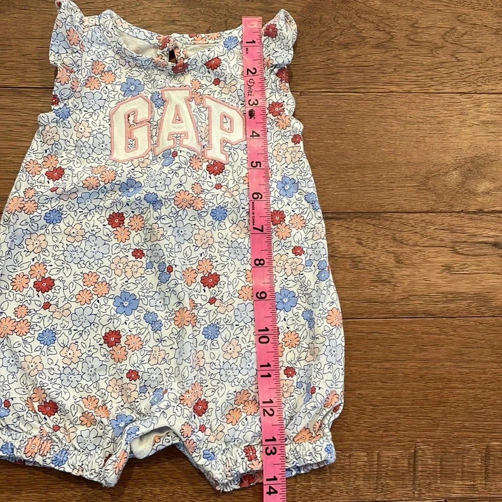Baby Gap Girls Flowered One-Piece Romper - Size 0-3 Months